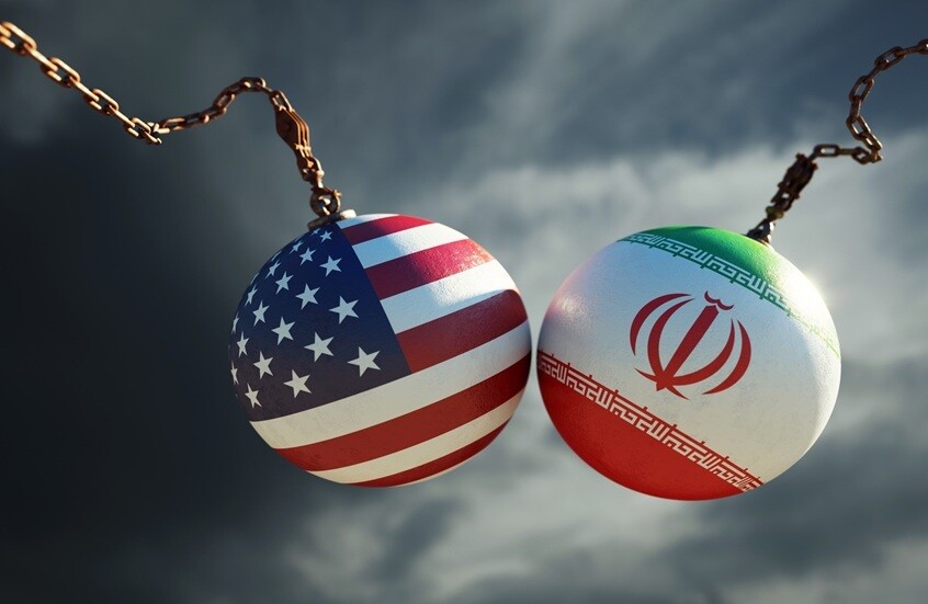 مسؤولون أمريكيون: إيران اعترفت بخطئها باستهداف السفن وترامب يمنح المفاوضين مساحة لمدة قصيرة
