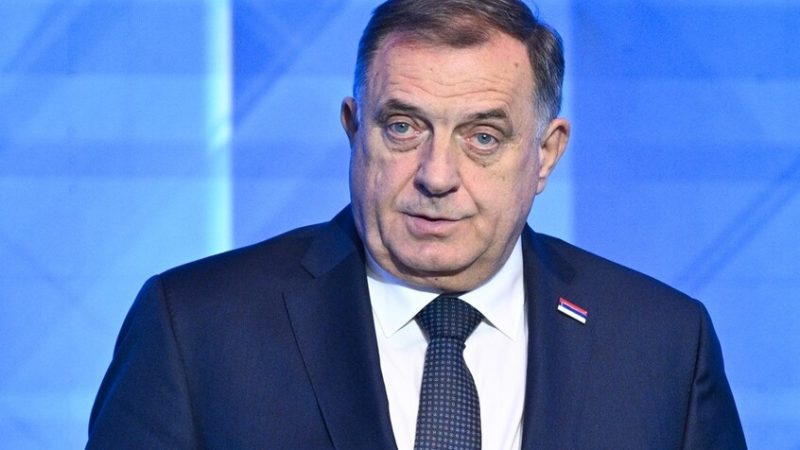 زعيم صرب البوسنة يدعو لإلغاء منصب الممثل السامي للبوسنة والهرسك