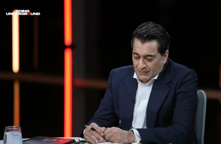 مسؤول أمريكي سابق يكشف سببا يهم إسرائيل لاندلاع الحرب بين واشنطن وطهران ويحول دون انتهائها! (فيديو)