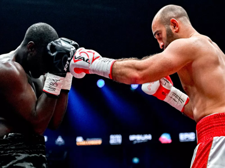 الروسي غاسييف يهزم كاديرو ويحتفظ بلقب بطل العالم للوزن الثقيل