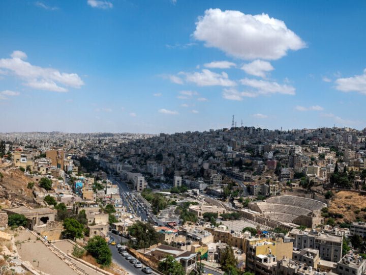 الجيش الأردني: سقوط 3 صواريخ داخل المملكة دون إصابات
