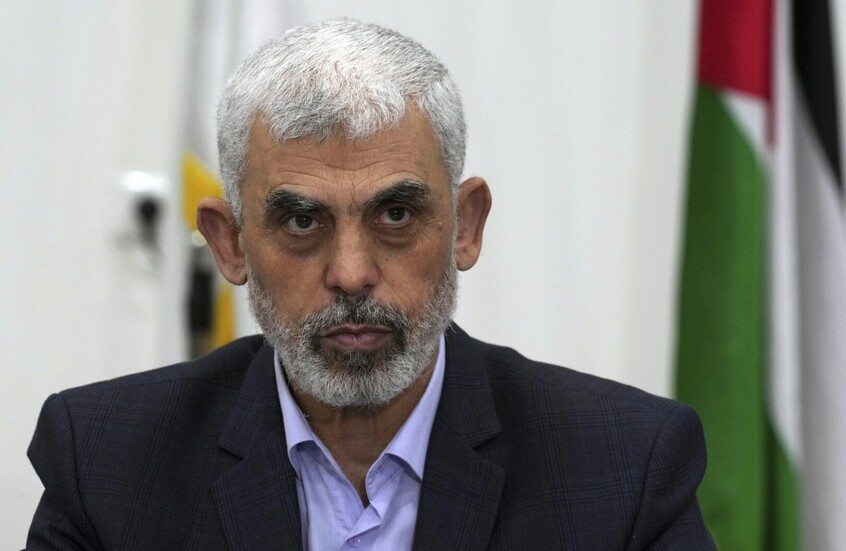 بخط يده.. الكشف عن تفاصيل وثيقة كتبها يحيى السنوار قبل عام من “طوفان الأقصى”