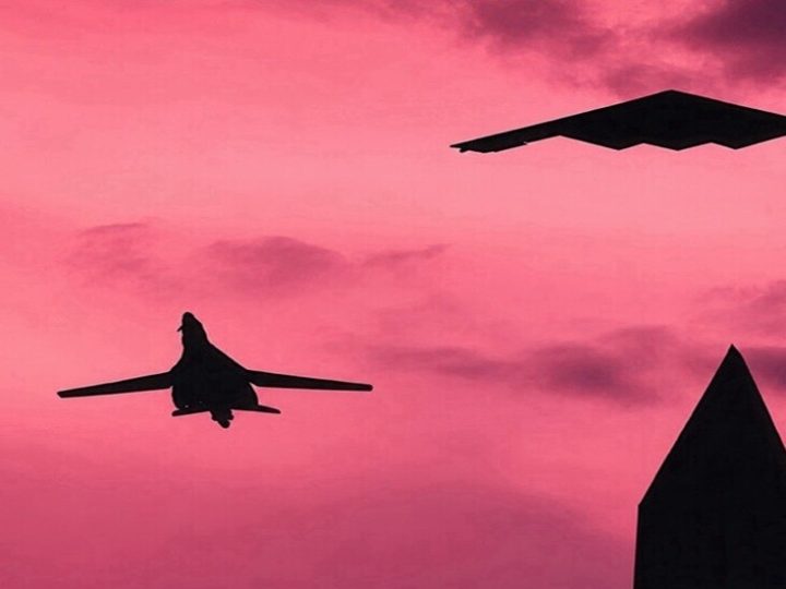 ترامب ينشر صورة لقاذفة نووية بالتزامن مع غارات جديدة على إيران