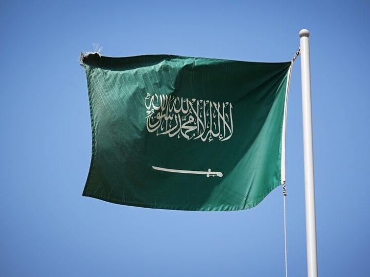 مجلس الوزراء السعودي يدين الهجمات الإيرانية المتكررة على السفن التجارية ودول عربية