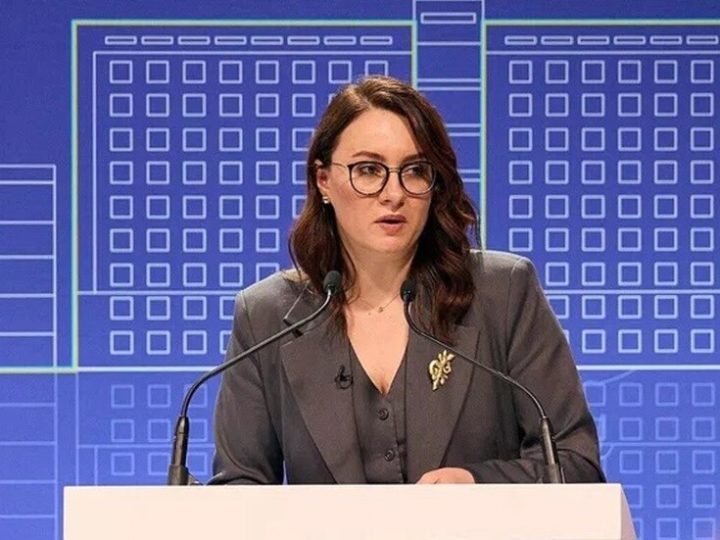 البرلمان الأوكراني يقبل استقالة رئيسة الوزراء يوليا سفيريدينكو في تعديل حكومي مفاجئ