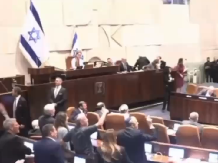 الكنيست الإسرائيلي يصادق على قانون تجميد إجراءات الاعتقال بحق الحريديم المتهربين من الخدمة العسكرية