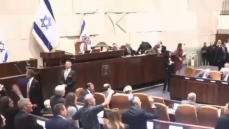 الكنيست الإسرائيلي يصادق على قانون تجميد إجراءات الاعتقال بحق الحريديم المتهربين من الخدمة العسكرية