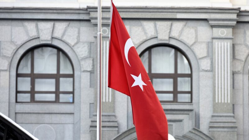 الخارجية التركية: ندين بشدة الهجوم الصاروخي الحوثي على جنوب المملكة العربية السعودية