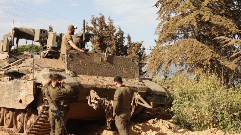 حادثة غامضة في جنوب لبنان.. العثور على جثة رجل مقيدة بنقالة واستدعاء الشرطة الإسرائيلية إلى الحدود