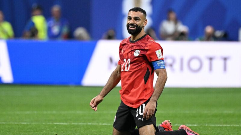 هتافات مفاجئة باسم محمد صلاح في تركيا (فيديو)