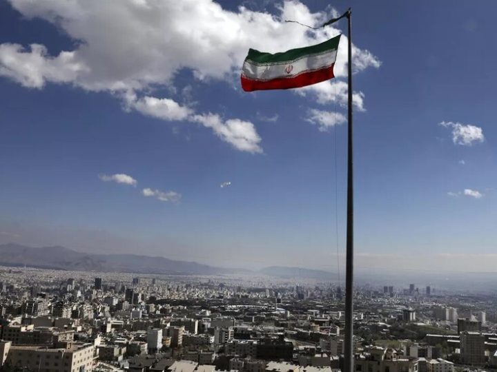 طهران تنفي نفيا قاطعا الإفراج عن أي سجناء أمريكيين