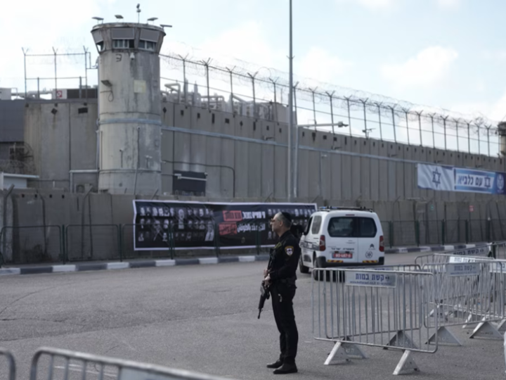 “تمساح النيل” لحراسة الأسرى الفلسطينيين.. قرار إسرائيلي يمهد لسجون “التماسيح” ومخاوف من انتهاكات