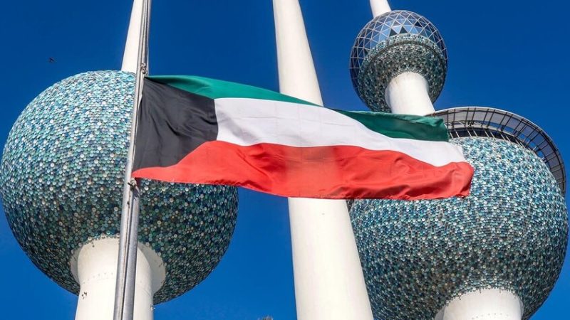 اندلاع حريق في محطة كهرباء بالكويت إثر هجوم إيراني (فيديو)