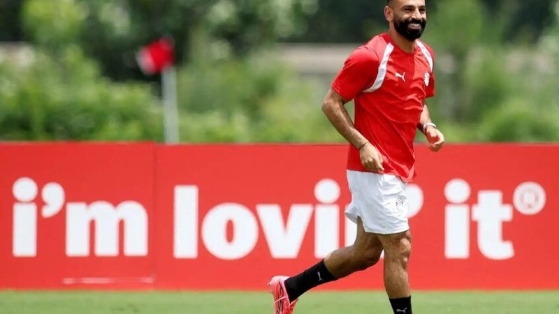 ما سبب نفي بشكتاش أنباء التفاوض مع محمد صلاح؟