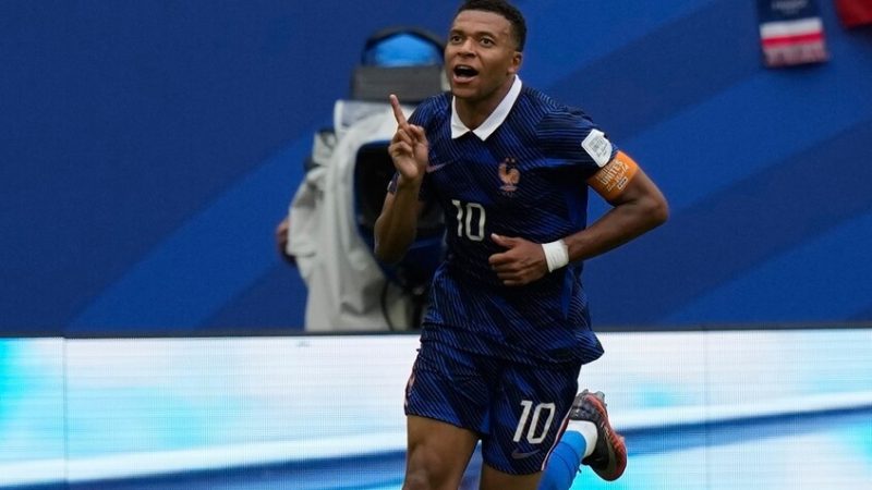 الهداف التاريخي لكأس العالم.. مبابي يحطم رقمين لميسي