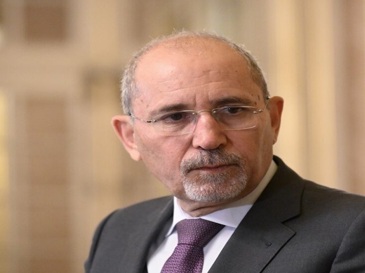 وزير الخارجية الأردني ونظيريه الكويتي والبحريني يدعون لوقف التصعيد مع إيران فورا