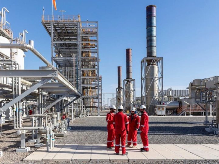 شركتان حكوميتان مصريتان تفوزان بصفقة ضخمة في سلطنة عمان