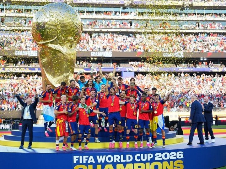 شاهد.. ترامب يحتفل مع لاعبي إسبانيا بكأس العالم 2026