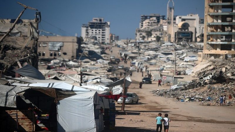 4 قتلى في غزة منذ صباح الاثنين.. غارات على مدينة غزة ومواصي رفح وخان يونس وسط تفاقم الأزمة الإنسانية