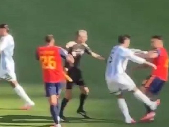 أول تحرك من “الفيفا” بعد فوضى نهائي المونديال بين الأرجنتين وإسبانيا