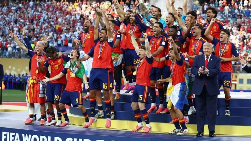 شاهد.. رونالدو يتعرض للسخرية أثناء احتفالات إسبانيا بكأس العالم (فيديو)