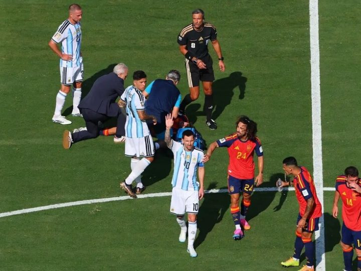 كوكوريلا ينتقد ميسي بعد فوز إسبانيا على الأرجنتين في نهائي كأس العالم