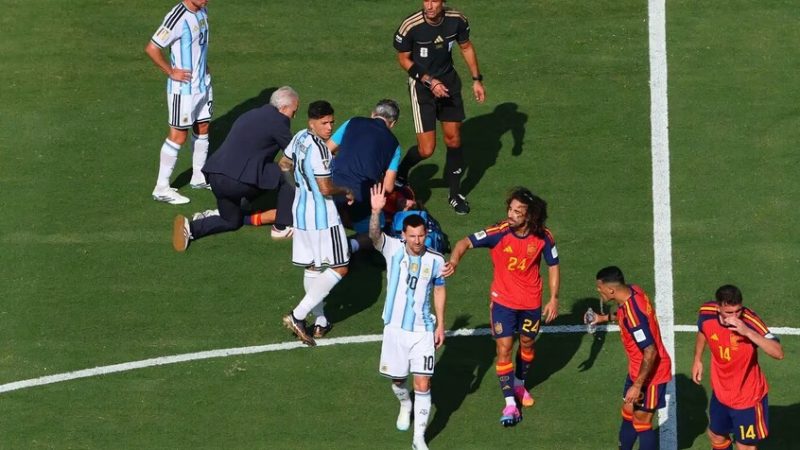 كوكوريلا ينتقد ميسي بعد فوز إسبانيا على الأرجنتين في نهائي كأس العالم