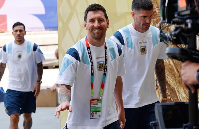 ميسي يعود إلى الأرجنتين بعد الخسارة أمام إسبانيا في نهائي كأس العالم