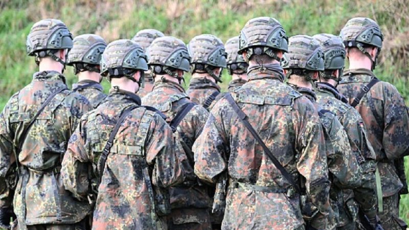ألمانيا تعيد فتح قاعدة زيغمارينغن العسكرية لـ”دعم الخدمة التطوعية”