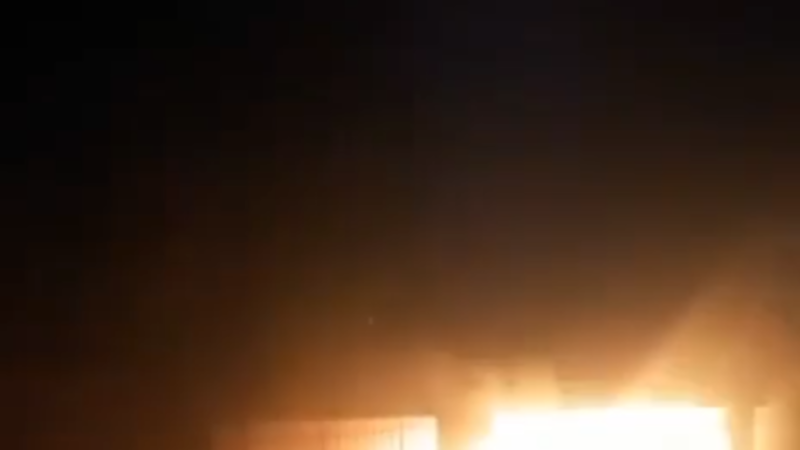 مستوطنون يضرمون النار في مسجدين بالضفة الغربية (صور + فيديو)