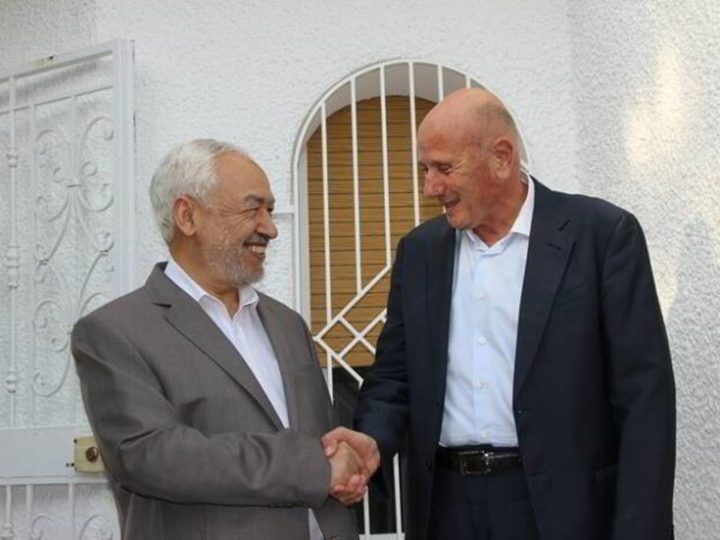 تونس.. مطالبات بكشف الوضع الصحي لراشد الغنوشي وأحمد نجيب الشابي