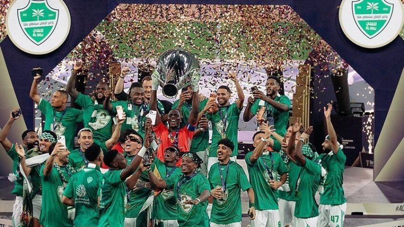 طاقم تحكيم عربي لإدارة مباراة الأهلي السعودي وأوكلاند في كأس “الإنتركونتيننتال”