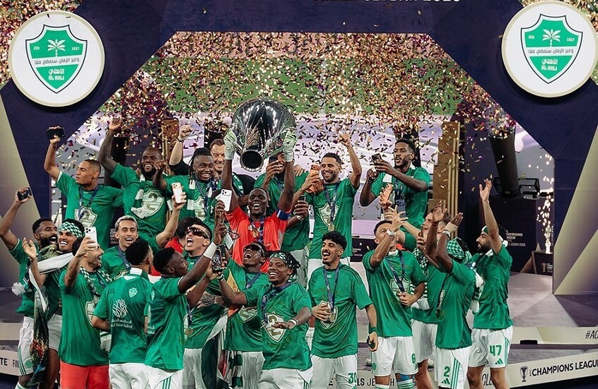 طاقم تحكيم عربي لإدارة مباراة الأهلي السعودي وأوكلاند في كأس “الإنتركونتيننتال”