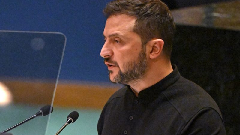 رويترز علمت بلقاء أعضاء الشيوخ الأمريكي مع زيلينسكي في واشنطن 28 يوليو