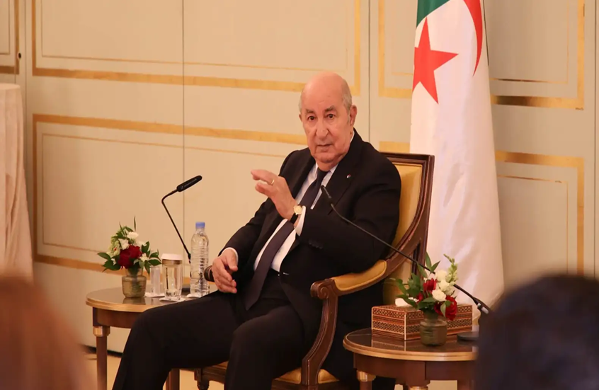 تبون يهاجم “دويلة” عربية: أينما تحل يزهق الدم.. ونحن مع مصر والسعودية في خندق واحد (فيديو)
