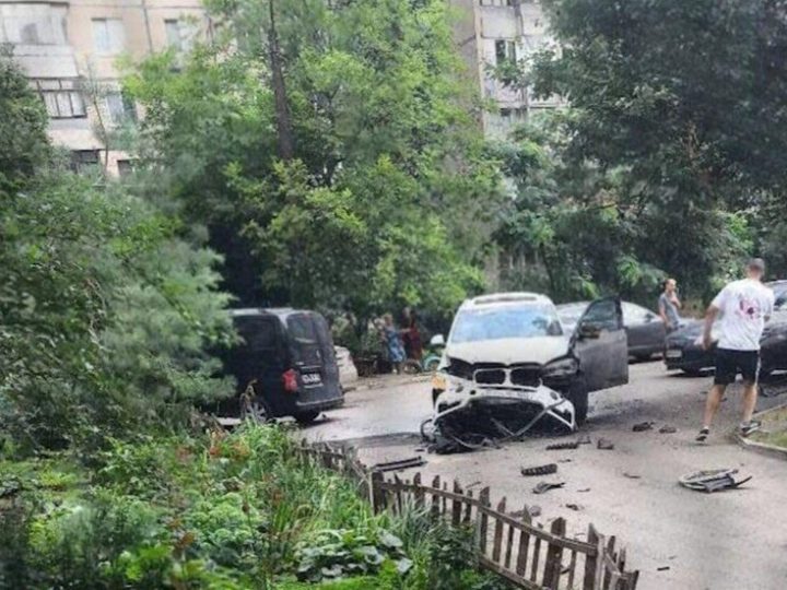 تفجير سيارة في أوديسا والهدف المحتمل ضابط بالبحرية الأوكرانية (فيديو)