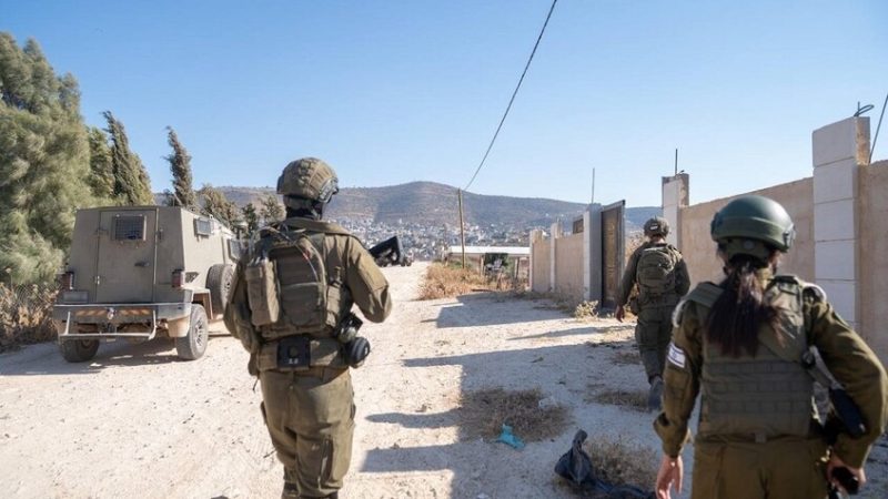الجيش الإسرائيلي يفرج عن شاب من ريف القنيطرة الشمالي بعد اعتقاله في مداهمة سابقة