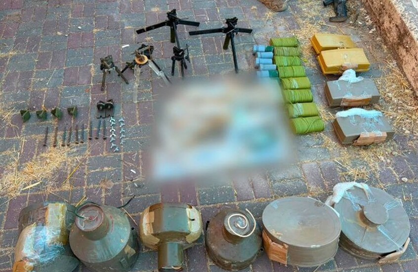 الجيش الإسرائيلي: ضبط عشرات الأسلحة لـ”حزب الله” في المنطقة الأمنية في جنوب لبنان