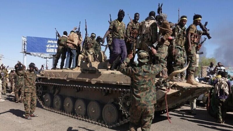 السودان.. الجيش يحكم سيطرته على محاور شمال كردفان وتقارير أممية عن نقل أسلحة للدعم السريع