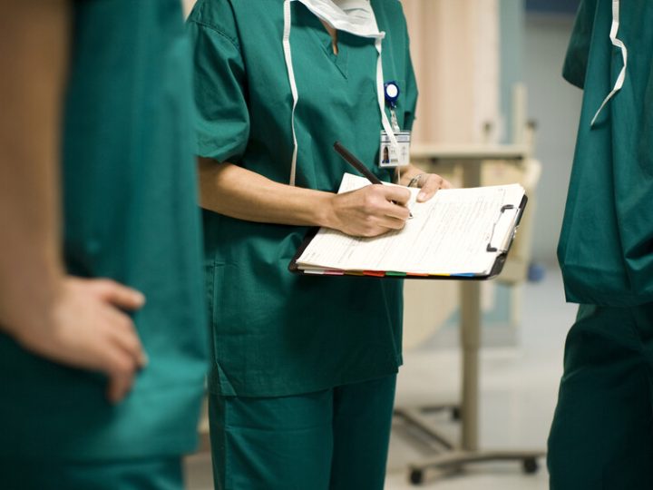 مؤثرة شهيرة على “تيك توك” تنهي حياتها بمساعدة طبية بعد معاناة مع ألزهايمر المبكر