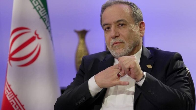 عراقجي: السلطات الأوكرانية مطالبة بتحمل المسؤولية عن “عملها الإجرامي” وتبريرها غير مقبول