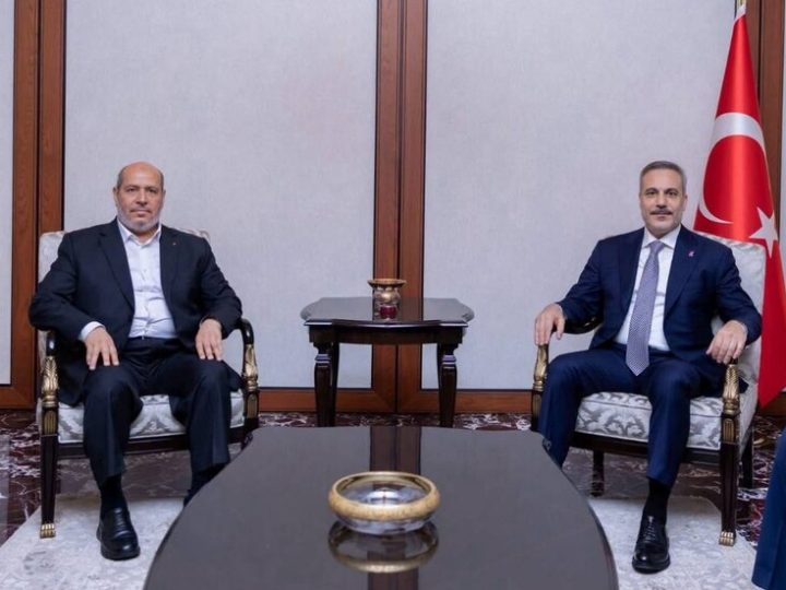 خليل الحية يزور أنقرة التي تؤكد أن جرائم تل أبيب على أجندة المجتمع الدولي