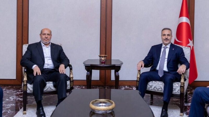 خليل الحية يزور أنقرة التي تؤكد أن جرائم تل أبيب على أجندة المجتمع الدولي