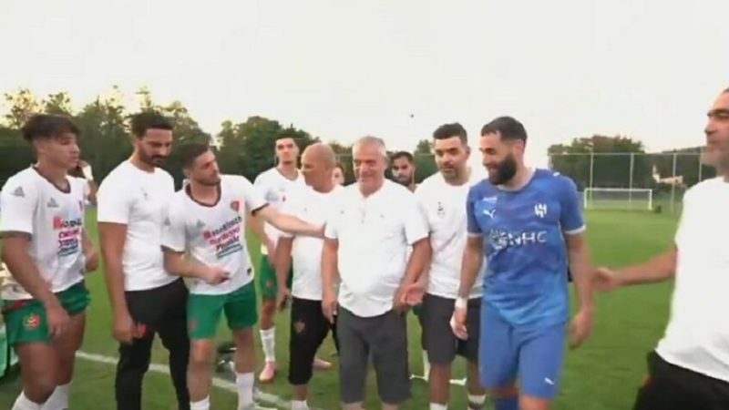 رد فعل لاعبي مولودية الجزائر تجاه بنزيما (فيديو)