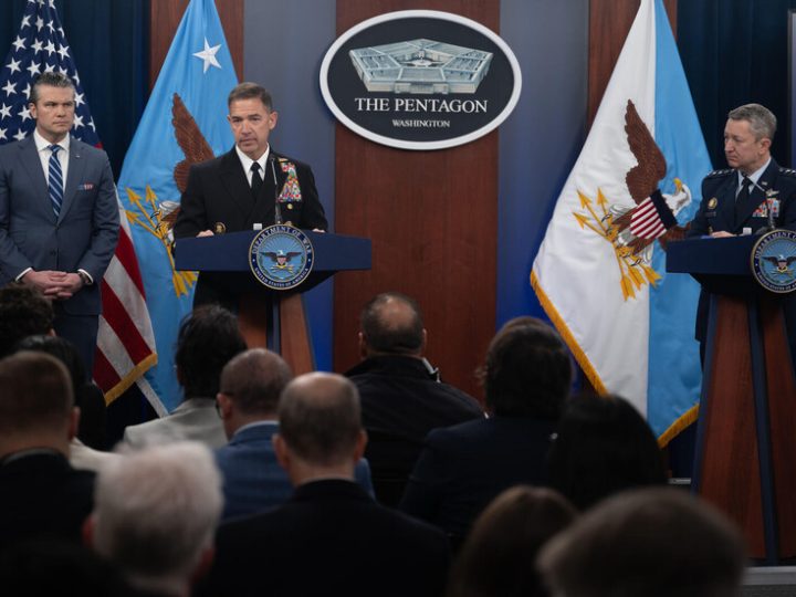 “وول ستريت جورنال”: قائد “سينتكوم” دفع نحو تكثيف الضربات على إيران
