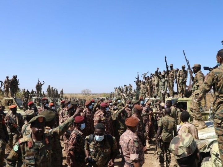 انشقاق مجموعة كبيرة من الدعم السريع والجيش السوداني يستولي على مئات الآليات