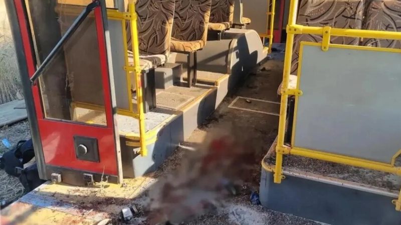 مقتل شخص وإصابة 12 استهدفت حافلتهم مسيّرة أوكرانية في زابوروجيه