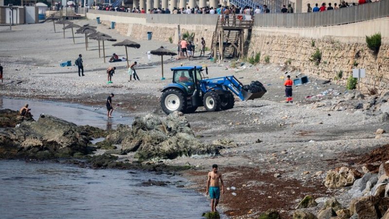 وفاة لاعبة كرة قدم مغربية غرقا أثناء محاولتها السباحة إلى سبتة