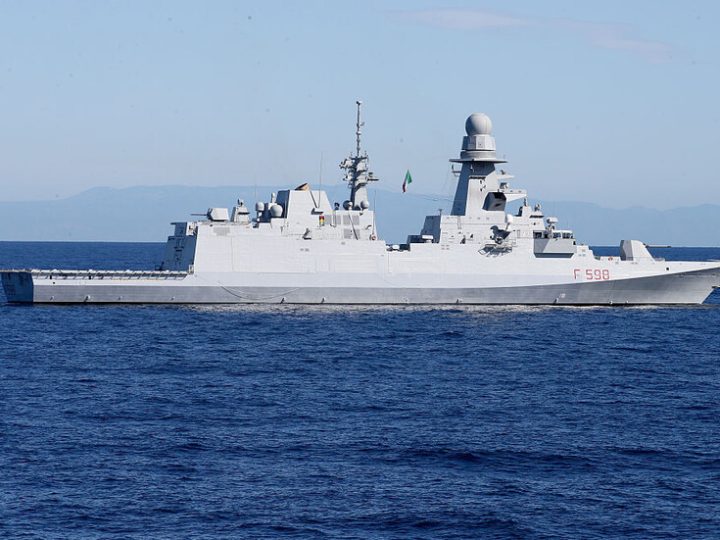 وزارة الدفاع الإيطالية: تفتيش ناقلة نفط ترفع علم الكاميرون بعد اعتراضها