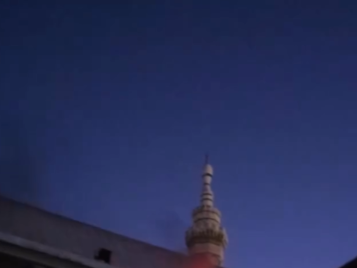 لقطات توثق حريقا محدودا داخل الجامع الأموي الكبير بدمشق.. واستئناف الصلاة بعد السيطرة عليه (فيديو)